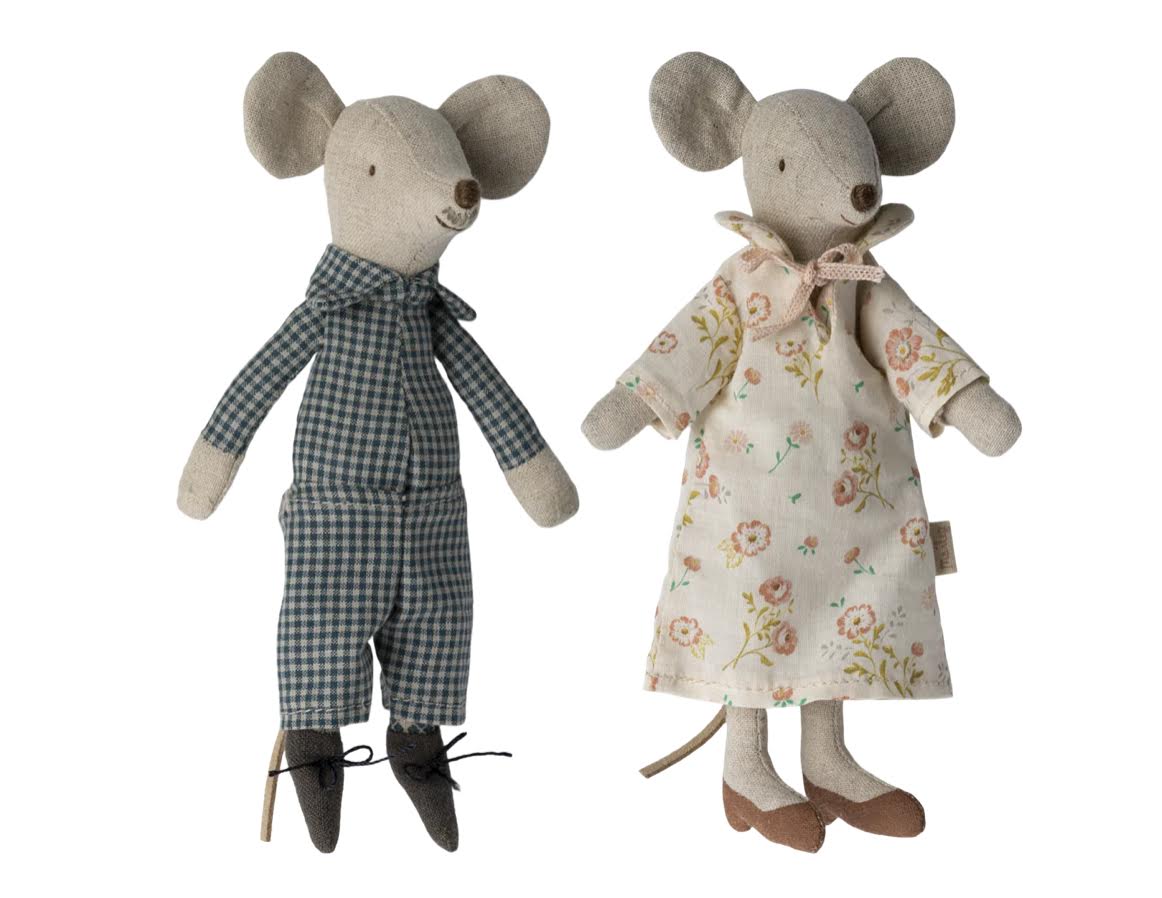Maileg Grandma and Grandpa Mice in Cigarbox